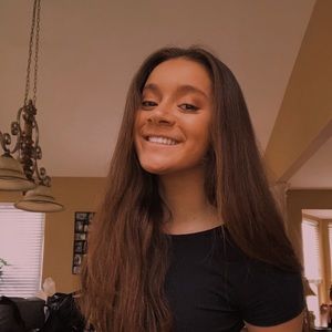 Meet your Posher, Ava